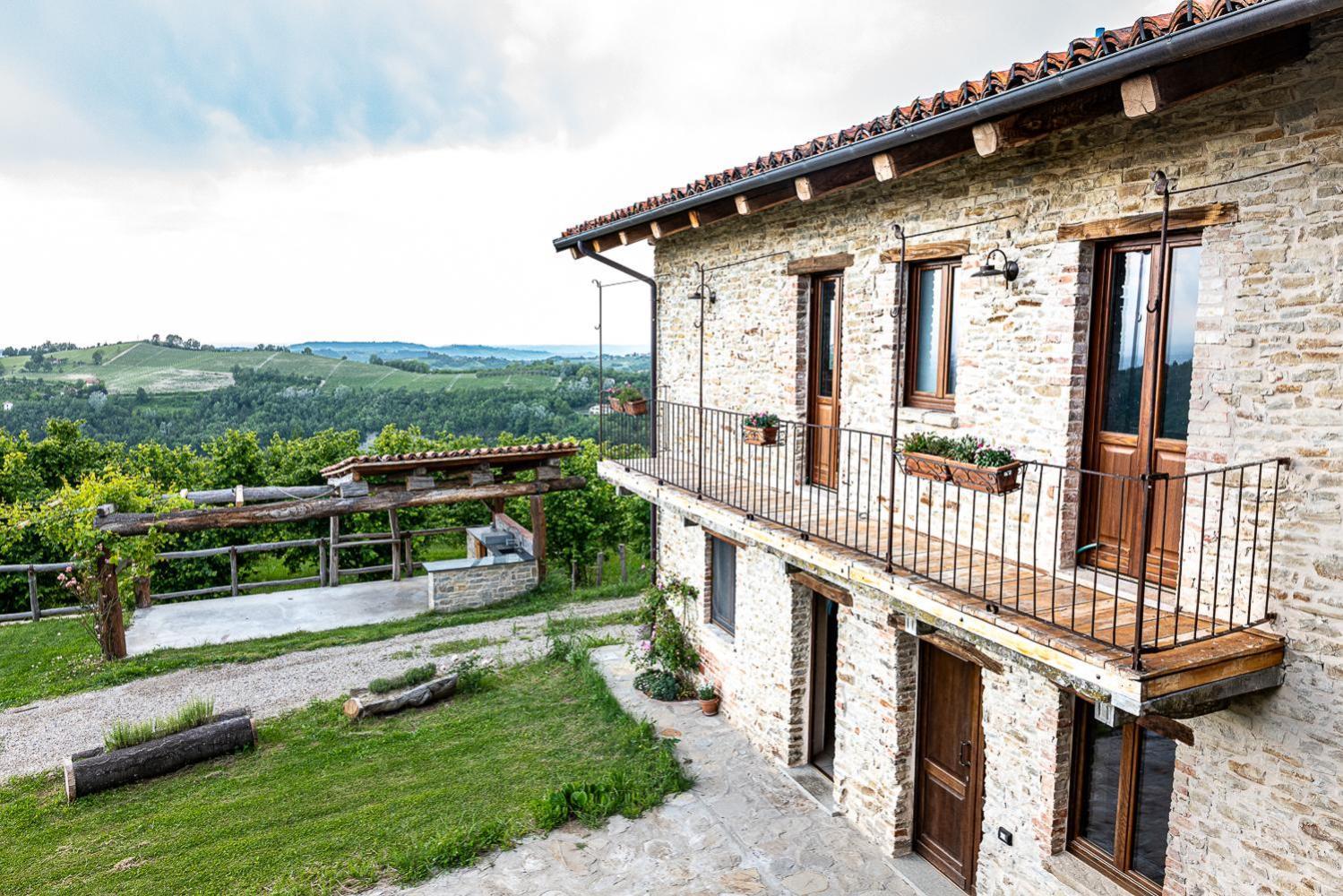 Casa Vecchia Bed&Breakfast Bossolasco Екстер'єр фото